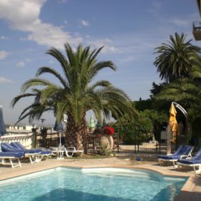 piscine et terrasse